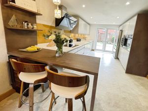 Kitchen- click for photo gallery